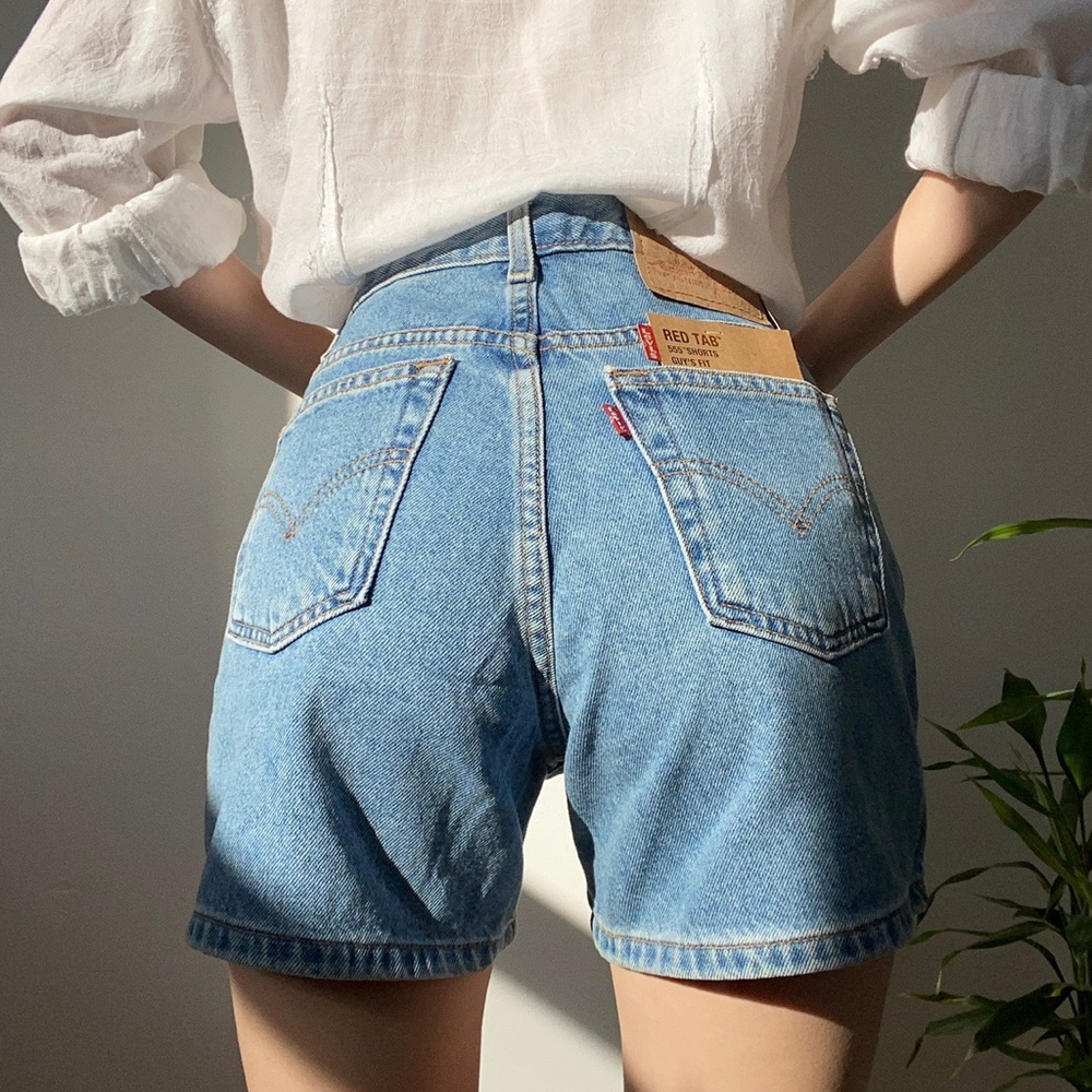 BNWT Levi’s 555 shorts